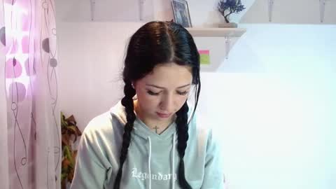 Madison Cambel online show from 12, 12, 2024