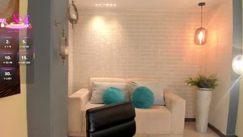 Maddi Collins online show from 5, 3, 2025