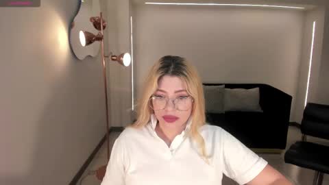 Snapshot of madisonkane chatting on 30, 11, 2025 Madison Kane online show from 30, 11, 2025