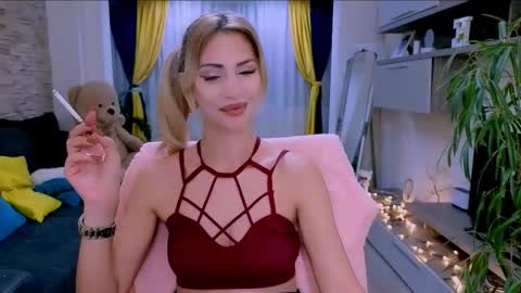 Madye Roberts online show from 12, 11, 2025