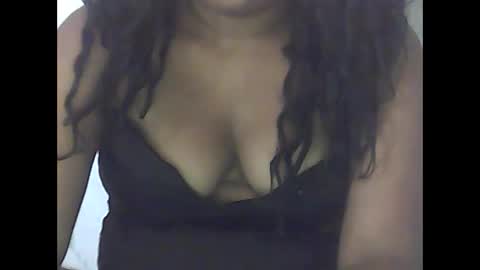 MaelahLove online show from 8, 4, 2026