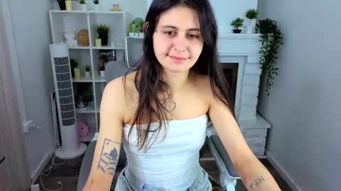 Mia online show from 10, 3, 2026