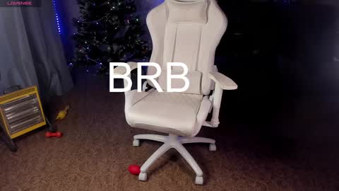 Maevee online show from 3, 1, 2025