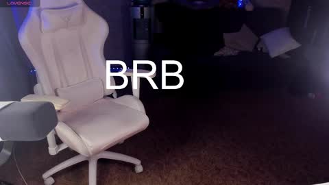 Maevee online show from 1, 3, 2025