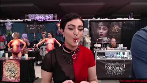 Meaves online show from 1, 2, 2025