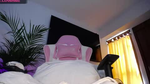 Snapshot of maggie_raver chatting on 21, 1, 2025 maggie online show from 21, 1, 2025