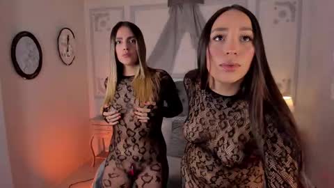   online show from 28, 11, 2025