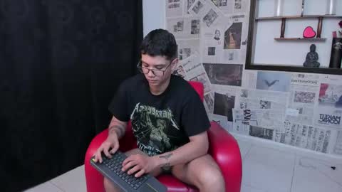 Snapshot of magic_boy01 chatting on 4, 3, 2025 Damian Rivers online show from 4, 3, 2025