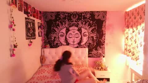 Claire online show from 9, 3, 2025