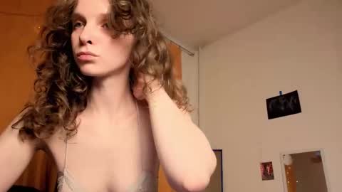 Mikky or Moon online show from 17, 12, 2025