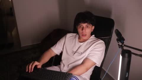 Tony Hoffa online show from 17, 11, 2025