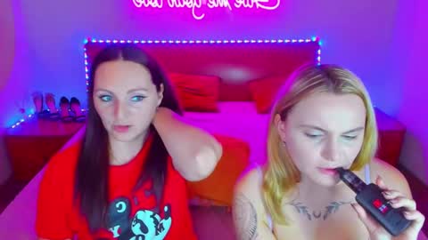 Lili and Bella online show from 9, 12, 2024