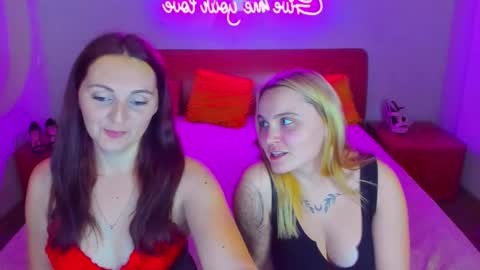 Lili and Bella online show from 15, 12, 2024