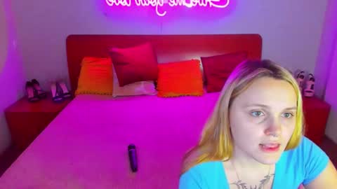 Lili and Bella online show from 22, 1, 2025