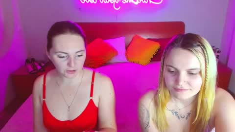 Lili and Bella online show from 22, 2, 2025