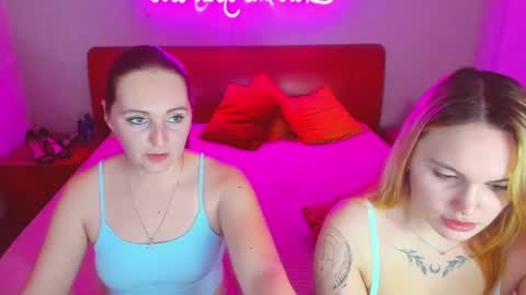Lili and Bella online show from 1, 3, 2025