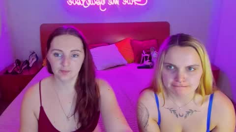 Lili and Bella online show from 9, 3, 2025