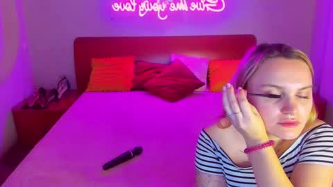 Lili and Bella online show from 11, 3, 2025