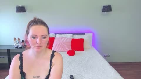 Lili and Bella online show from 25, 2, 2026