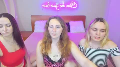 Lili and Bella online show from 22, 3, 2026