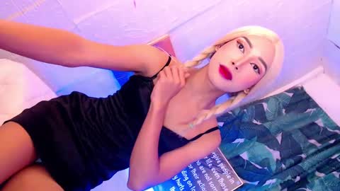 Mocah online show from 17, 1, 2025