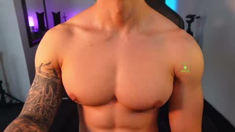 Snapshot of magnus_savage chatting on 21, 12, 2025 If you want me to use the Lovense please let me know -- online show from 21, 12, 2025