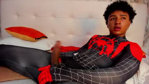 Snapshot of magnusking_ chatting on 7, 2, 2025 Magnus King online show from 7, 2, 2025