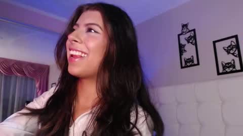 Maia Reficco online show from 4, 2, 2026