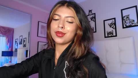 Maia Reficco online show from 20, 4, 2026