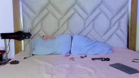 Snapshot of maia_stark_ chatting on 4, 1, 2025 Maia Stark online show from 4, 1, 2025