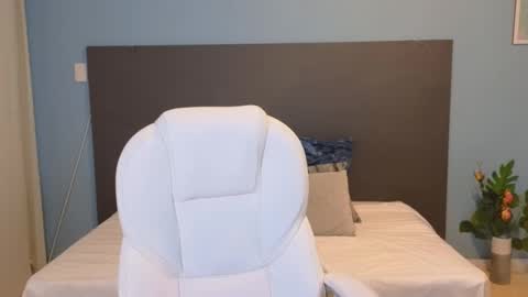 Maiaa Ruiz  online show from 31, 12, 2024