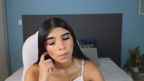 Maiaa Ruiz  online show from 2, 1, 2025