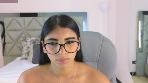 Maiaa Ruiz  online show from 28, 4, 2026