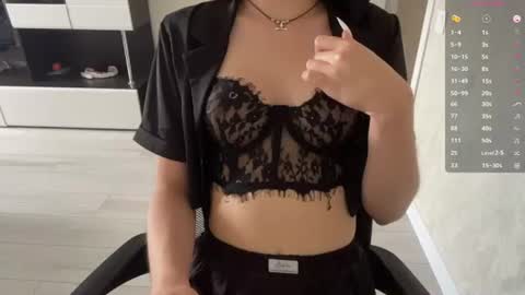 M I A online show from 28, 7, 2026
