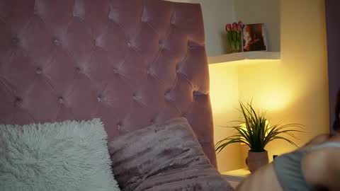  Maia  online show from 13, 9, 2025