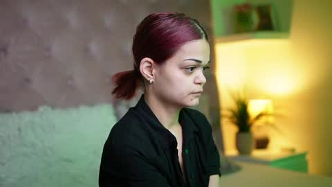  Maia  online show from 11, 4, 2026