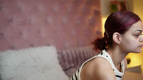  Maia  online show from 19, 4, 2026