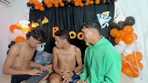 Snapshot of maicol_cum23 chatting on 11, 10, 2025 maicol_cum23 online show from 11, 10, 2025