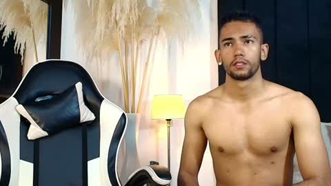 maicolparker0 online show from 18, 6, 2026