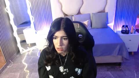 maiily_tay online show from 15, 11, 2025