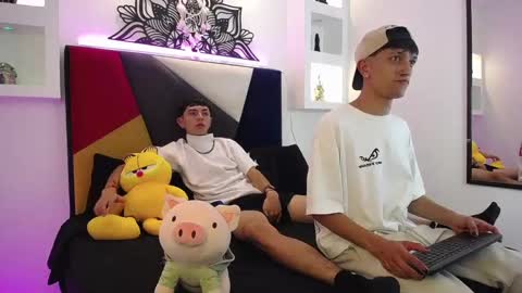 Maiky Cooper online show from 25, 2, 2025