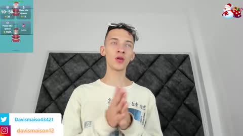 Maison Davis online show from 22, 12, 2024