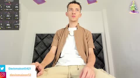 Maison Davis online show from 31, 12, 2024