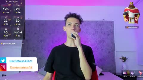 Maison Davis online show from 25, 2, 2025