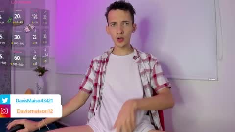 Maison Davis online show from 12, 3, 2025