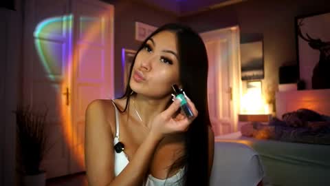 Snapshot of maistream chatting on 3, 10, 2025 Mai online show from 3, 10, 2025