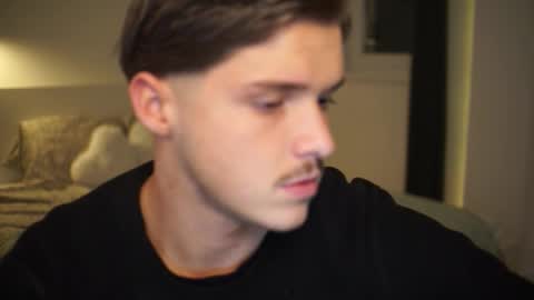 Snapshot of maistream chatting on 28, 3, 2026 Mai online show from 28, 3, 2026