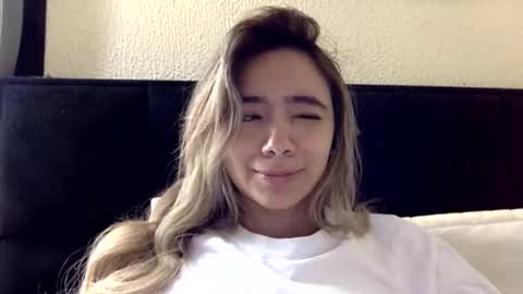 majo_gomezz online show from 6, 4, 2026