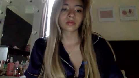 majo_gomezz online show from 23, 4, 2026