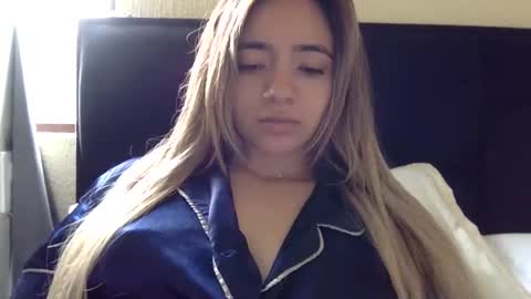 majo_gomezz online show from 24, 4, 2026